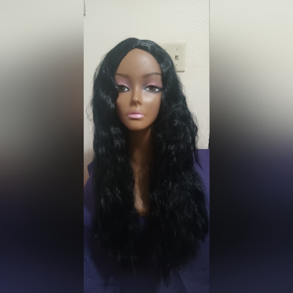 Elegant Black Wavy Hair Wig